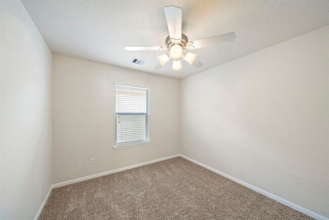 Building Photo - 2407 Lacyberry St