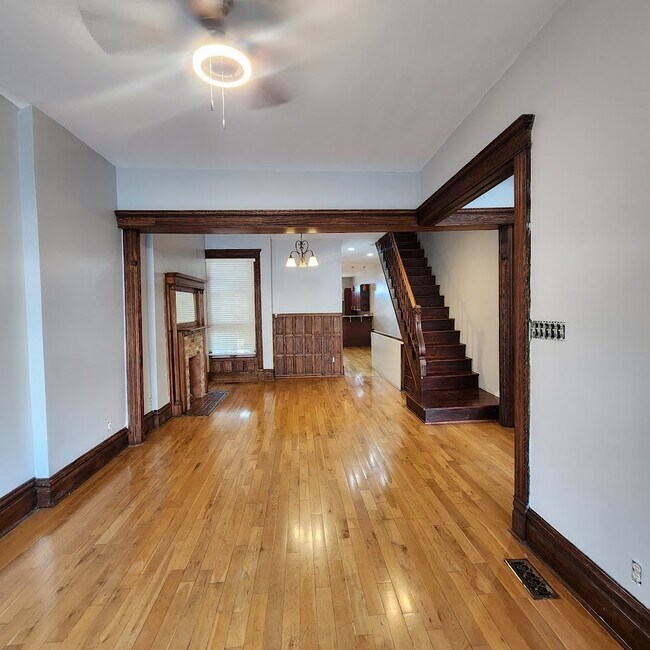 Building Photo - 4417 S Berkeley Ave