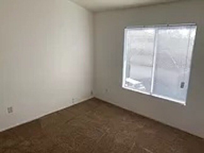 Building Photo - Available 2 bedroom/2 bath condo in a grea...
