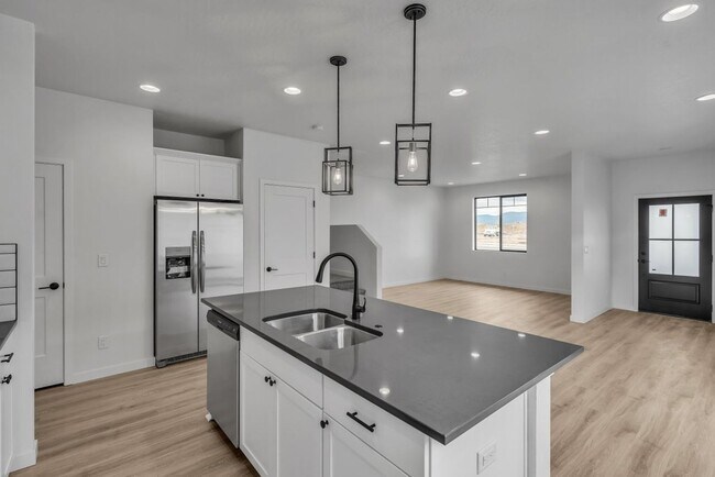 Building Photo - Spacious Two-Story Single-Family Home