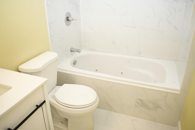 Building Photo - 416 Georgian Park Dr