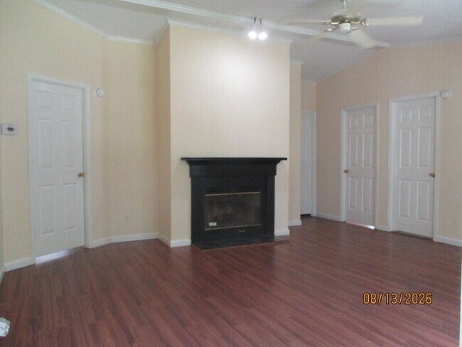 Building Photo - 5300 Almeda Pl NW