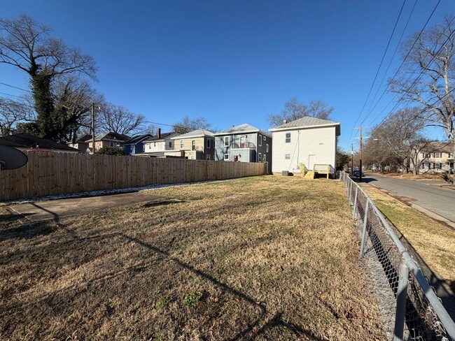 Building Photo - Beautifully Renovated 4bdrm/1.5bth Home Located in Richmond's Northside!!