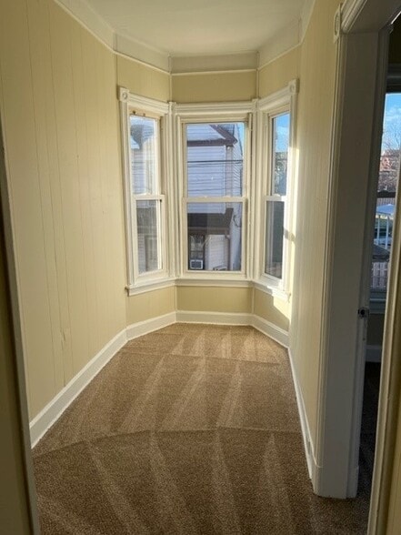 Bay Window - 604 W Church St