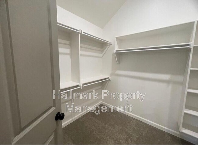 Building Photo - 5001 Misty Wood Ln