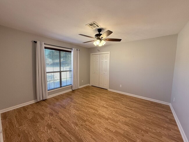 Building Photo - House For Rent with Pool