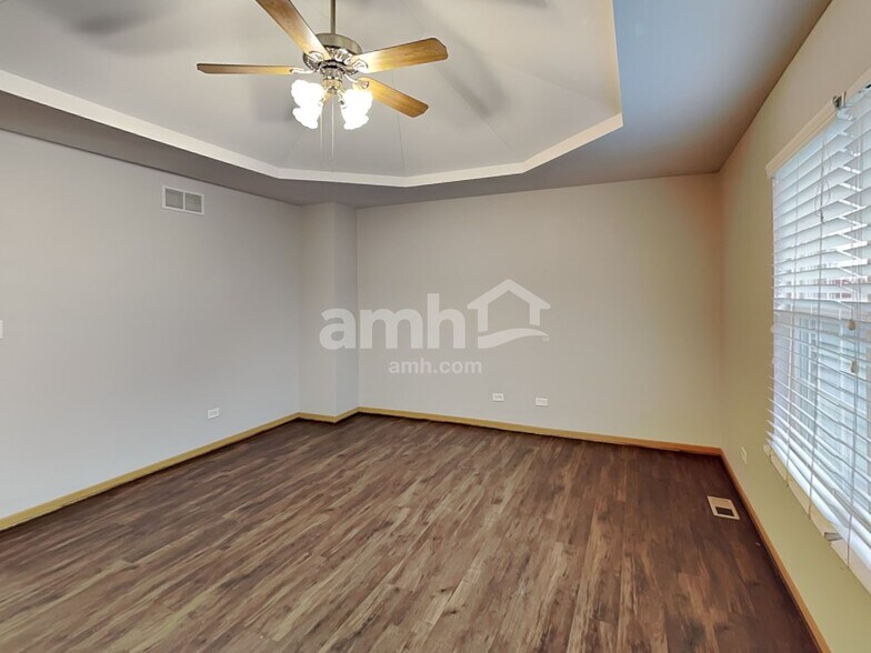 Building Photo - 25773 S Hoover Ct