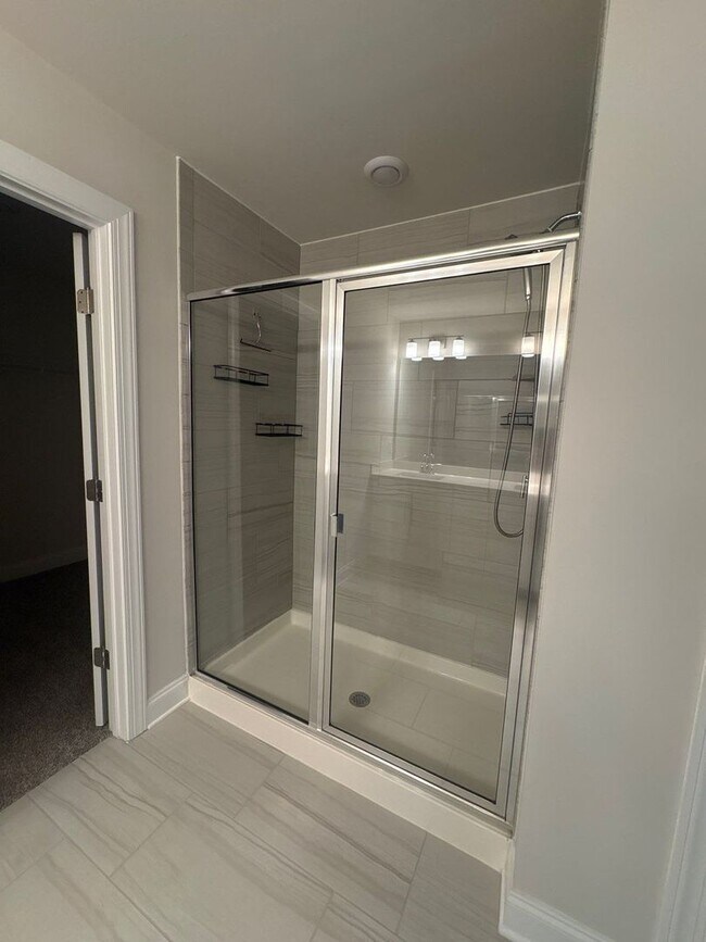 Building Photo - 3 Bedroom, 2.5 Bath and 2 Car Garage in Lebanon! $500 OFF FIRST MONTH’S RENT!