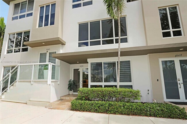 Building Photo - 10541 NW 66th St