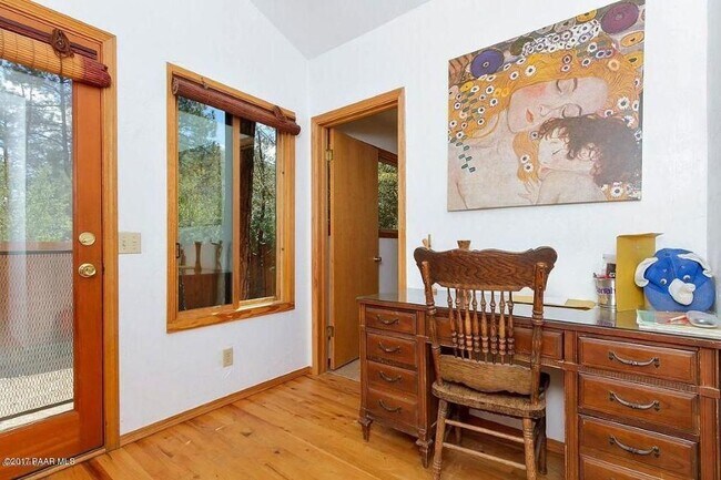 Building Photo - 2255 Pine Dr