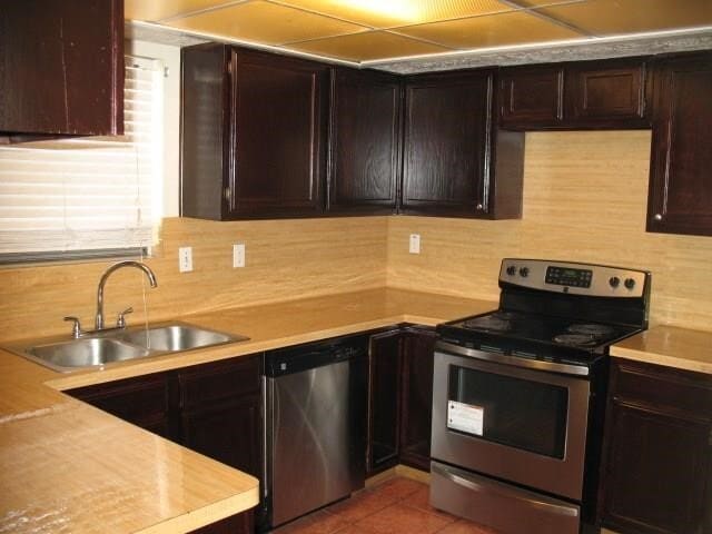 Building Photo - 1034 Heathfield Dr