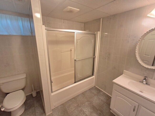 Building Photo - $3,200 -4 Bed / 3 Bath- Home with Fully Fe...