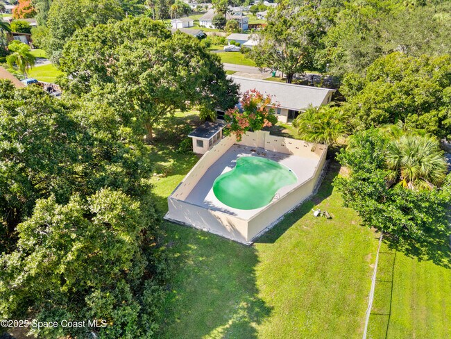 Building Photo - 7740 Pine Lake Dr