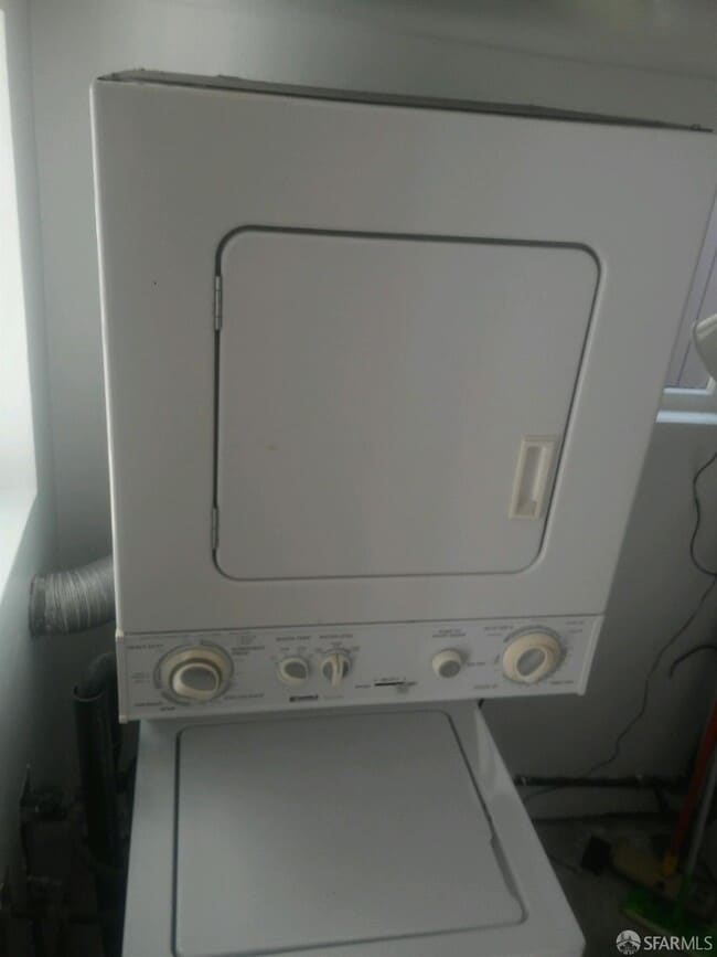 Building Photo - 236 Clinton Park