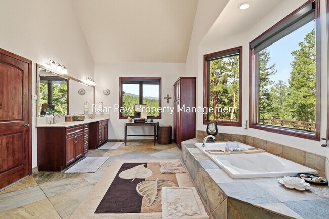 Building Photo - "Spacious 6-Bedroom Retreat with 7 Luxurious Bathrooms off Upper Bear Creek!"