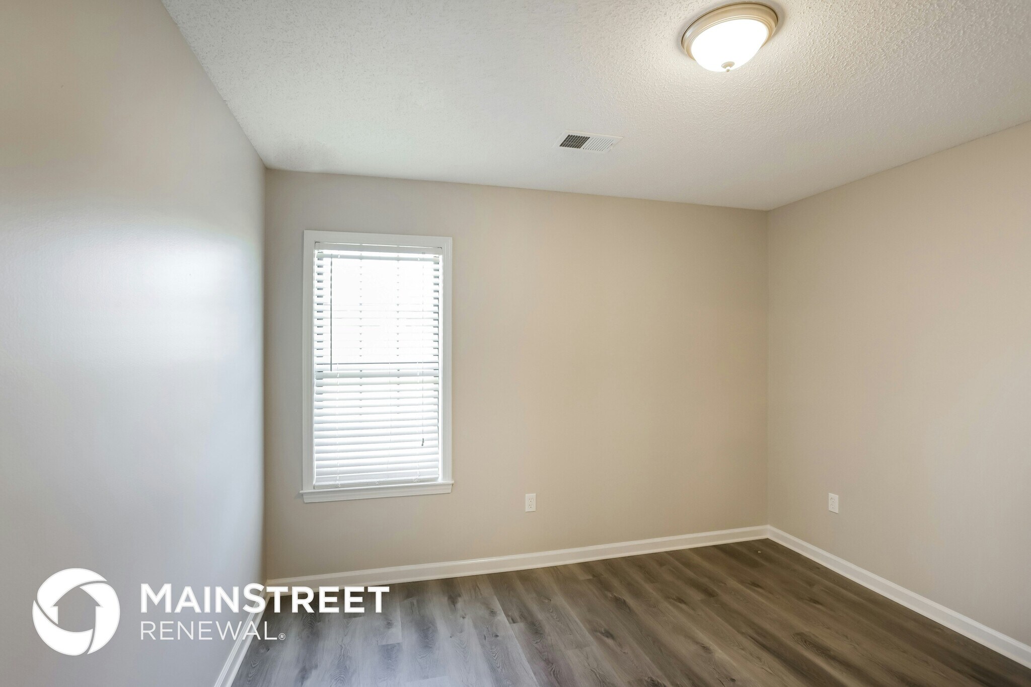 Building Photo - 9950 Southbend Ln