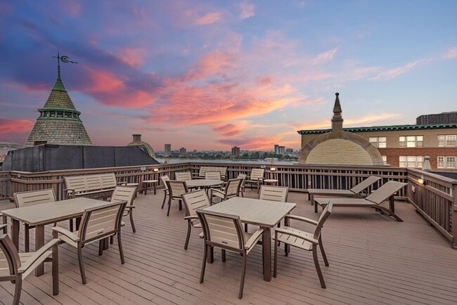 Building Photo - 4 Charlesgate E