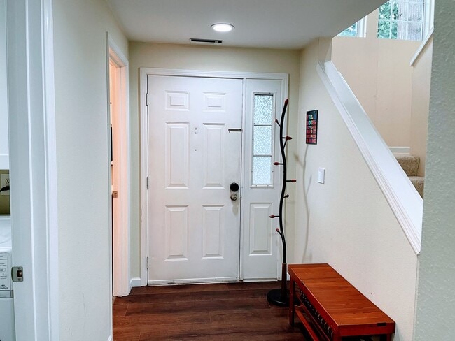 Building Photo - Exquisite Home with 3 Bed and 2.5 Bath in ...