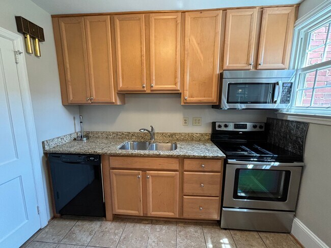 Building Photo - 3109 Clark Ave