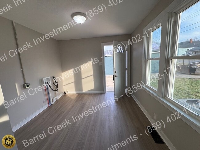 Building Photo - 2-Bed 1-Bath House + Garage