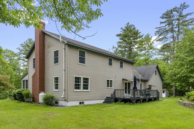 Building Photo - 9 Hoyt Dr