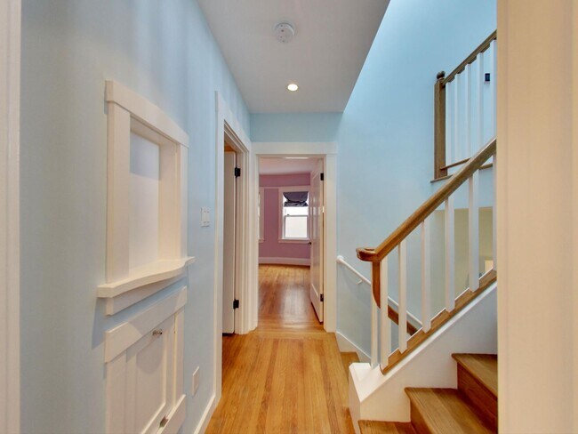 Building Photo - Stunning 4BR/3BA Home with Office, Laundry...