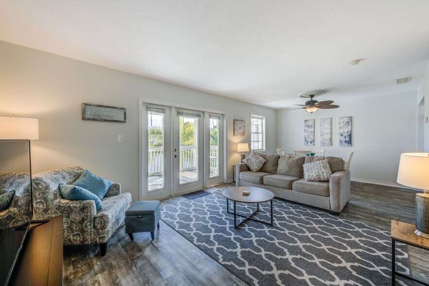 Living room 2 - 122 Pompano Dr SE