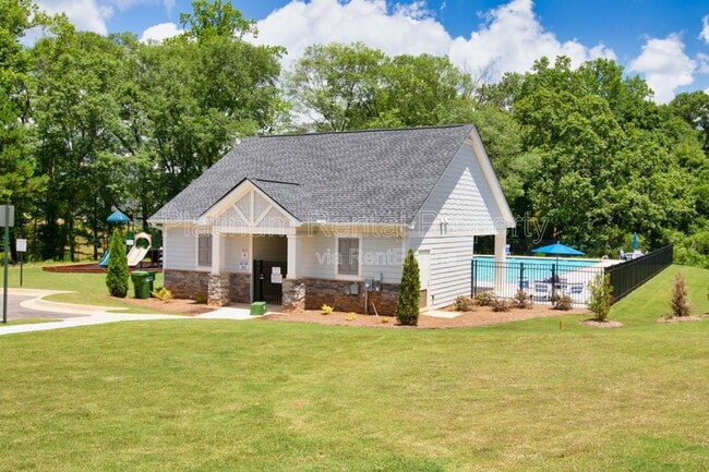 Building Photo - 244 Stonecreek Bnd