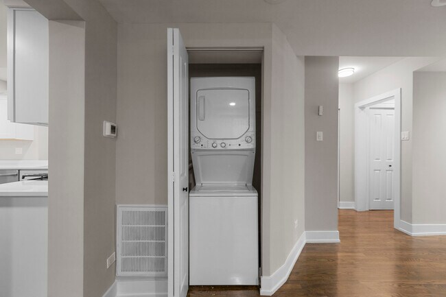 Building Photo - 2618 N Mozart-GDN