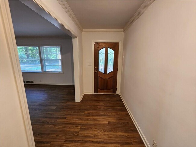 Building Photo - 2294 Clairmont Rd