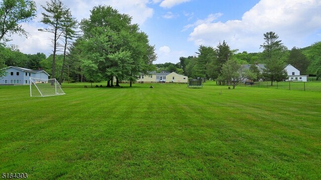 Building Photo - 1496 Washington Valley Rd