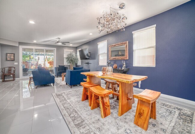 Building Photo - SUMMERLIN - FULLY FURNISHED - ALL UTILITIE...