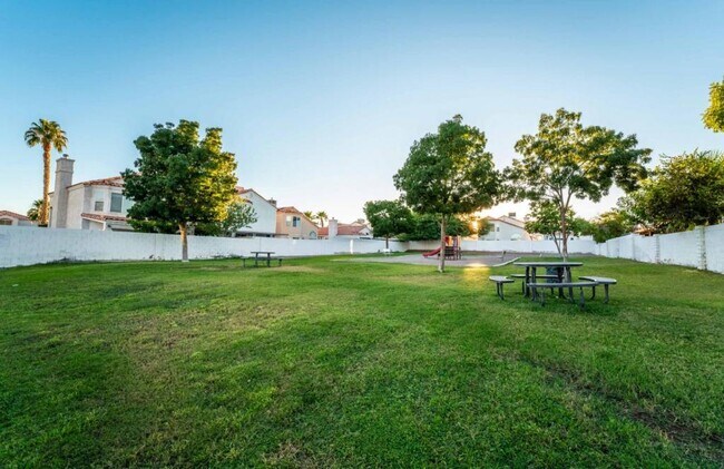 Building Photo - 6617 Lund Dr