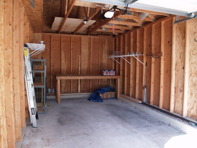 Building Photo - 1123 Joyce Ln