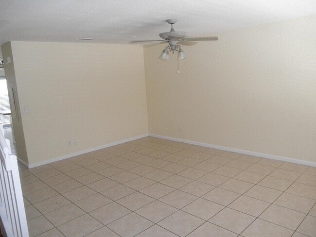 Building Photo - 876 Summit Lake Dr