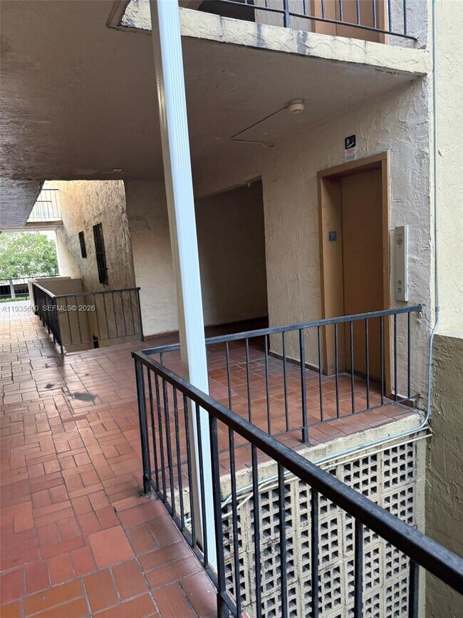 Building Photo - 6070 W 18th Ave