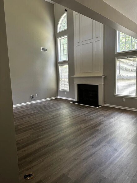 Building Photo - 305 Linkmere Ln