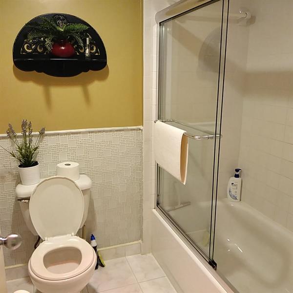 Building Photo - 8045 Eastlake Dr