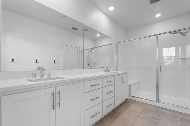 Building Photo - Modern 3 Bedroom 2 Bath Downtown Livermore