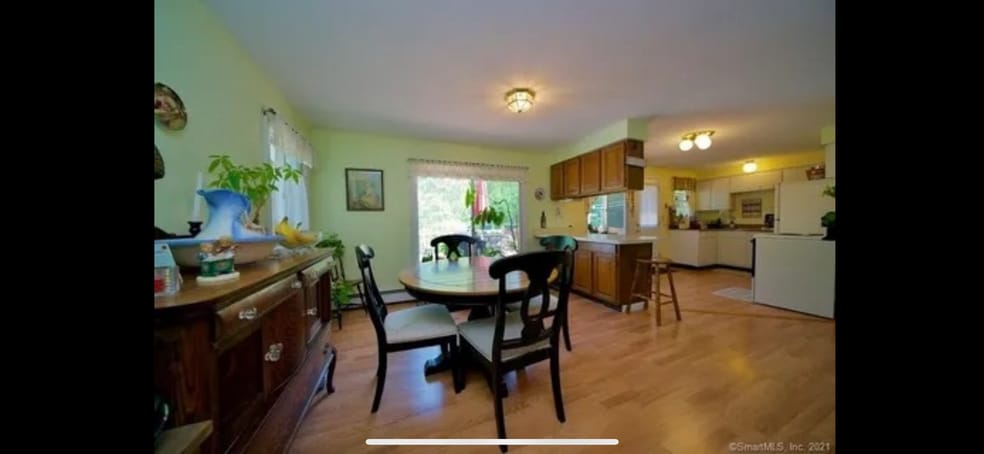 Building Photo - 117 Snipsic Lake Rd