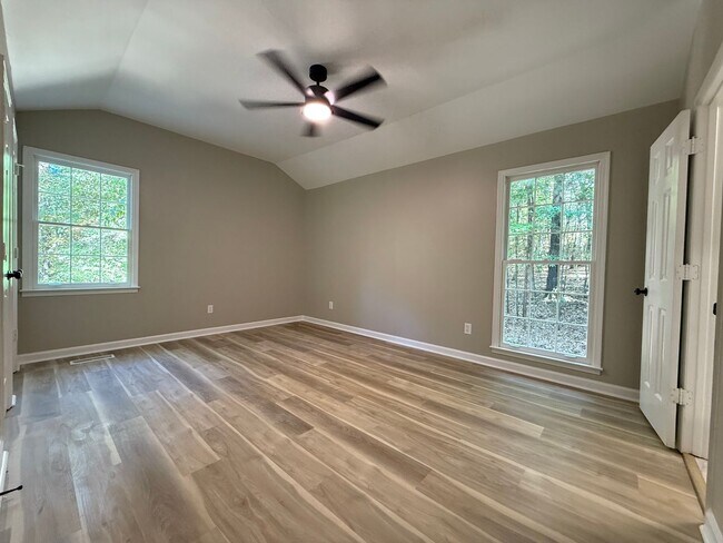 Building Photo - Oak Mountain 3 Bedroom Home
