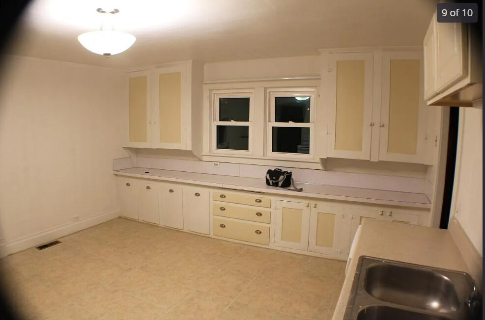 Building Photo - 121 west 8th Street