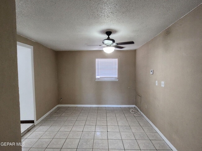 Building Photo - 323 Singh St