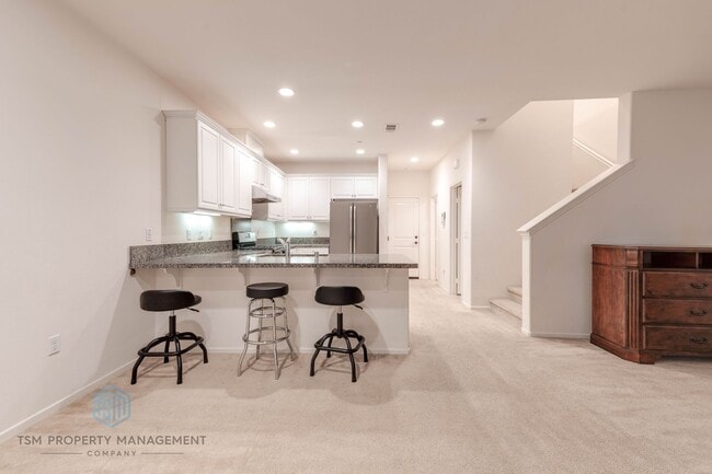 Building Photo - 3250 E Yountville Dr