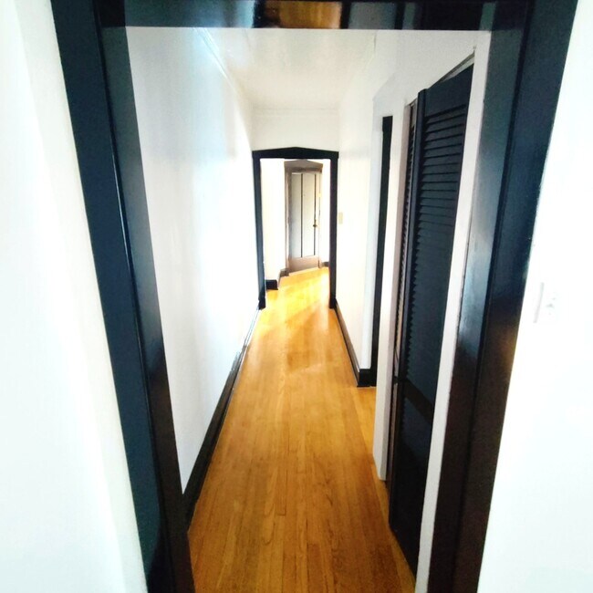 Building Photo - 7746 S Jeffery Blvd