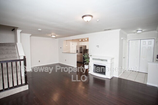 Building Photo - 606 Tanglewood Dr