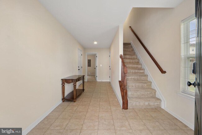 Building Photo - 2210 Mallard Landing Dr