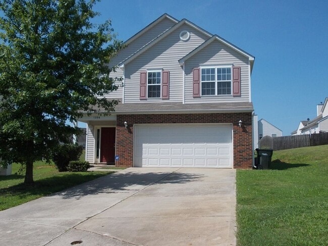 Primary Photo - Lovely 3 Bed, 2.5 Bath home in Havenbrook