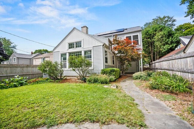 Building Photo - 5160 N Kent Ave