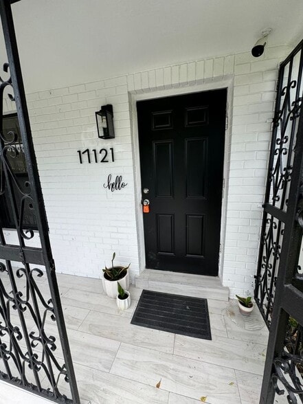 Primary Photo - 17121 NW 44th Ave